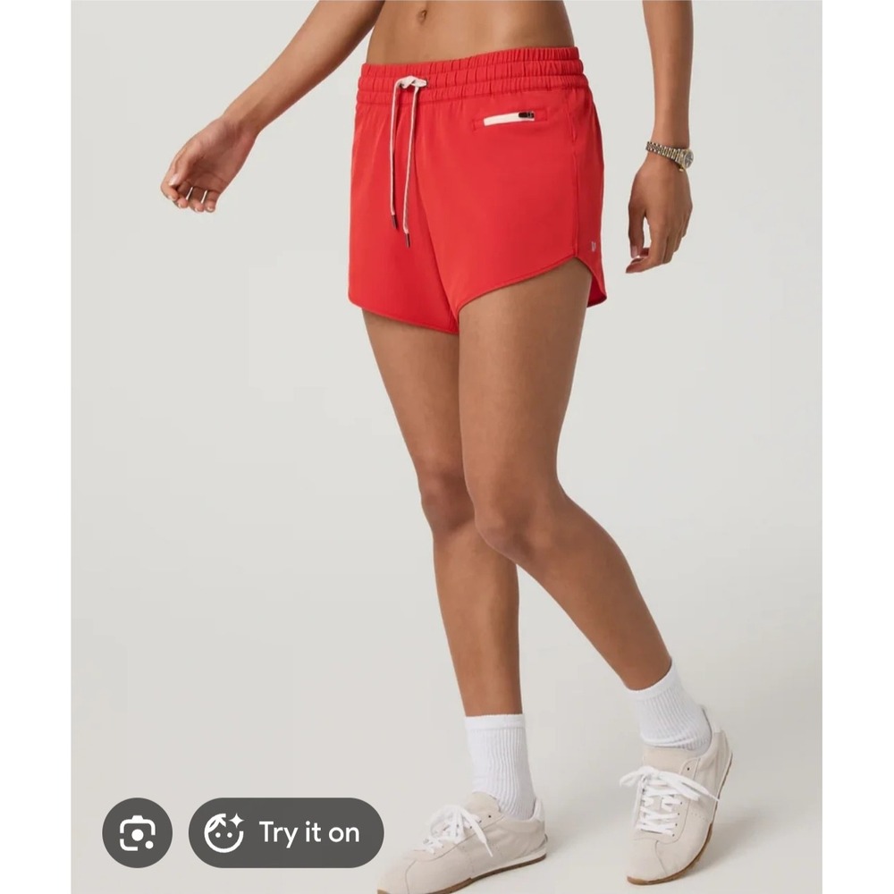 Vuori clementine 2.0 red shorts gym fitness small